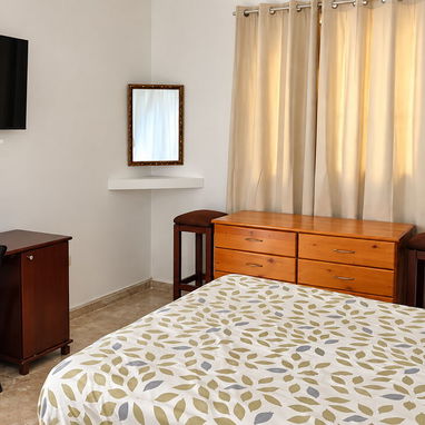 Se renta apt en el vedado , calle 21 entre e y f planta baja - 6/10