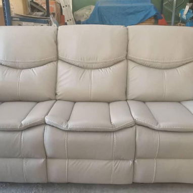 Mueble reclinable de 3 plaza comunícate con Pedro - Img 115117086