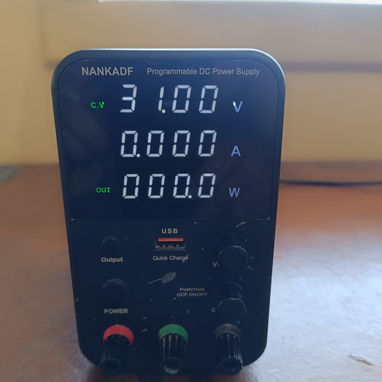 Fuente NANKADF Modelo WSP3010H 30v/10A de uso al 💯 - Img 127546671