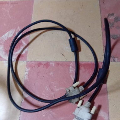 Cable de monitor a computadora y torre a toma corriente - Img 124975017