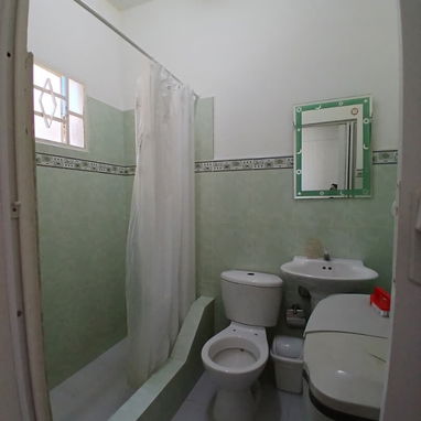 🏠✨ SE VENDE APARTAMENTO EN CENTRO HABANA – LISTO PARA VIVIR ✨🏠 📍 Ubicación: Centro Habana 🏢 Tercer piso - Img 124249993