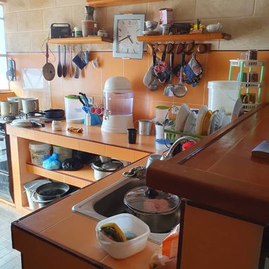 El apartamento tiene, sala-comedor,2 cuartos,balcon. baño cocina,balcon que da para la azotea independiente cercada y un - 7/10