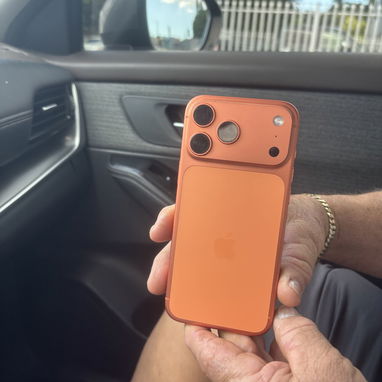 iPhone 17 Pro Maxs - 3/4