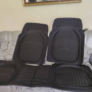 Juego de Alfombras de piso de autos en forma de bandeja. - Img 58194365