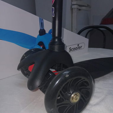 🛴 SCOOTER INFANTIL DE 3 RUEDAS CON LUCES LED - 2/3