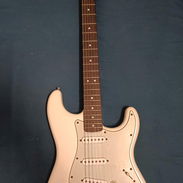 Vendo fender Squier stratocaster - Img 57641733