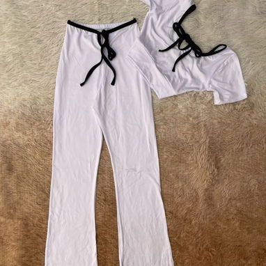 Pantaloneta combinada, vestidos doble nudo, pullover cajita NY y más - Img 124833455