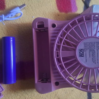 Mini ventilador usb recargable, con pila de litio externa y  posibilidad de cambiarla fácilmente. Duración de 4 horas c - 2/2
