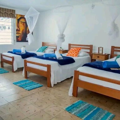 🏊🏻‍♀️ Alquiler de Casa Con Piscina En Boca Ciega. Cuenta con 9 habitaciones y capacidad para 20 personas - 4/7