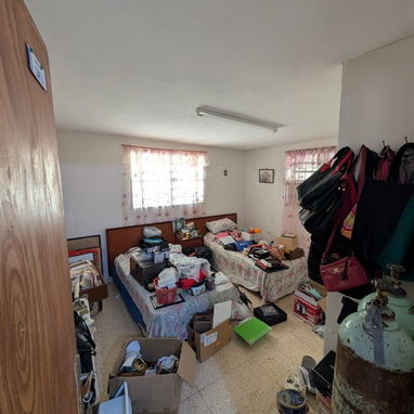Casa con todo Dentro 4 Cuartos, Garaje Amplio,no apagones...Reparto Residencial Almendares Boyeros LEER!!! - 3/9