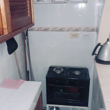 🏠 Renta de Apartamento Habana Vieja. 2 habitaciones por 35 usd la noche. 🛫 Recogida en el aeropuerto. 📶 Wifi 24 horas - Img 117559862
