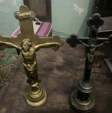 Vendo objetos antiguos varios y cruces religiosas - Img 80582327