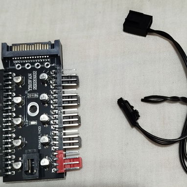 Spliters divisores para 8 y 10 fanes de refrigeración conexión MOLEX / SATA - Img 124530087
