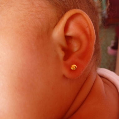 Aretes Antialérgicos medicinales Caflon y Studex, perforaciones de lóbulos y nariz - Img 126568191