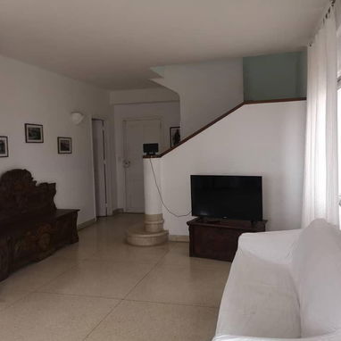 Espectacular apto próximo al Vedado con bellísima vista al mar!!! De lujo!!!! - Img 109326950
