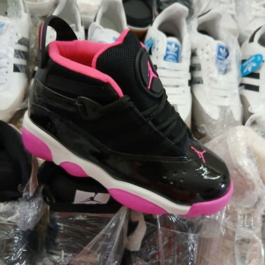 52849429 Tenis de niño ....30 usd o equiv Playa - Img 123196906