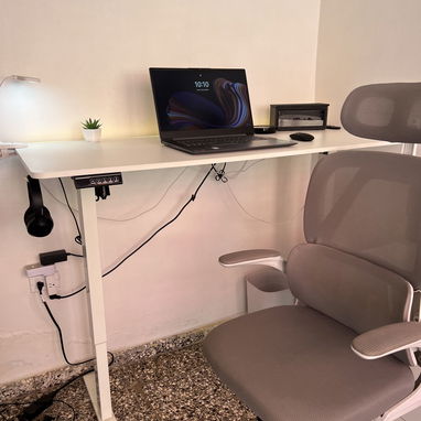 Mesa electrónica de escritorio/computadora 55x24". Color blanco - 2/4