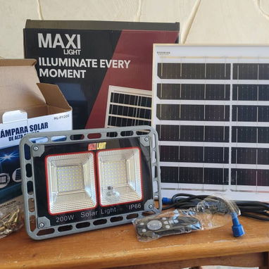 🔆 Reflector Solar LED 200W Maxi Light 🔆 Lámpara para esterior. Excelente Calidad. - Img 121386772