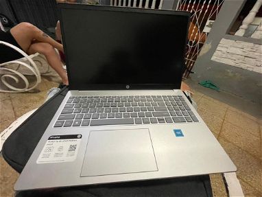 Laptop HP nueva - Img main-image