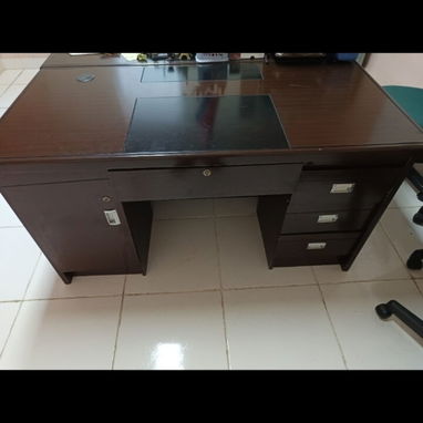 Mesa y silla - Img 123212405