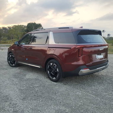 Vendo o negocio Kia Carnival, 2025 cero millas - Img 112277517