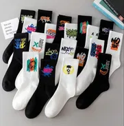 Medias blancas, negras y con estampados - Img 49892635