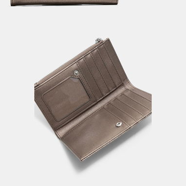 Nuevos Modelos de carteras y bolsos Zara,Stradivarius y más - Img 123201602