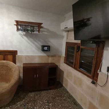 Casa de Renta con Piscina en la Playa de Guanabo - 10/10