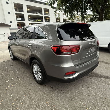 Kia Sorento LX 2017 130k millas en Miami - 5/8