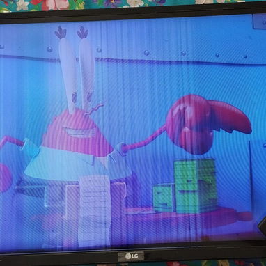 Televisor LG Full HD de 32 plgs, con su mando para piezas de repuesto. 58436040 Altabana - Img 117527481