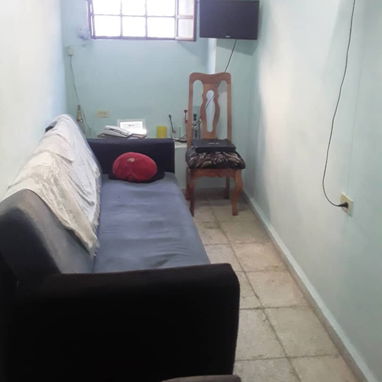 OLVIDESE DE LOS APAGONES en venta biplanta interior en centro habana con paneles solares instalados - Img 125922404