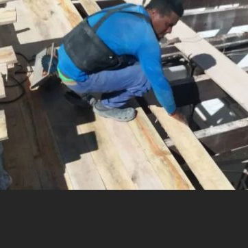 Constructor albañil - 8/10