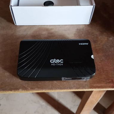 Combo de televisor+ caja decodificadora HD - Img 119475045
