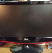 TV LG flatron M197wd, plano, 19 pulgadas, de uso, norma europea solo se ve con cajita, sirve de monitor - Img 45981460