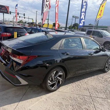 Para Cuba 🇨🇺. Date prisa y consigue este Hyundai Elantra SEL 2025. - 5/10