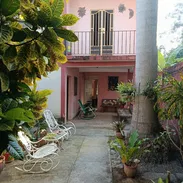 🏠 Propiedad urbana de dos plantas en La Habana  Casa independiente de dos plantas, ubicada en el reparto Callejas - Img 54909797