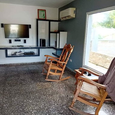🏠¡Exclusiva casa de renta con piscina en Guanabo para su disfrute en compañía de sus familiares! - Img 103186266