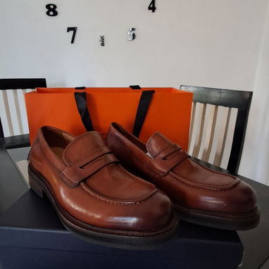 Mocasín de Piel para Hombre (Estilo Penny Loafer), #43. Nuevos en su caja y bolsa de regalo de lujo - 2/2