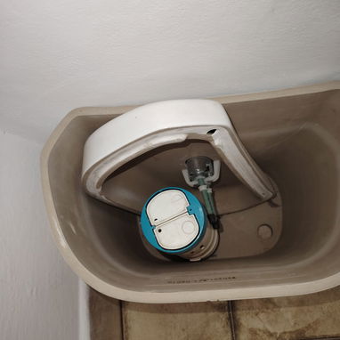 Se vende tanque para taza de baño - Img 123507368