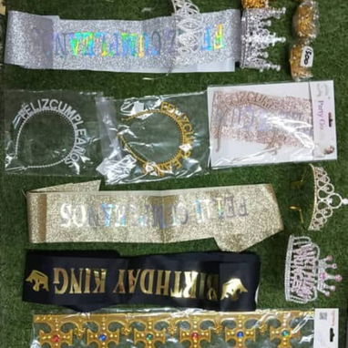 Variedad de articulos de cumpleaño - Img 127490393