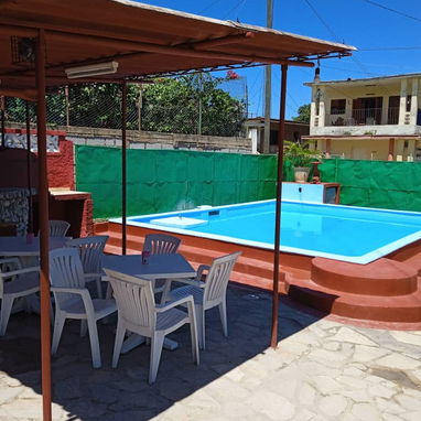 COD.Z 🏡Casa de Renta en Guanabo Centro | 5 Cuartos y Piscina Privada 🌴 - Img 123508600
