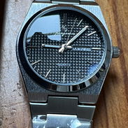 Reloj plateado , centro Negro, para hombre .de cuarzo.De baterias . - Img 55535594