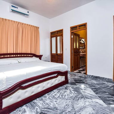 📱 Mansión de Lujo con Piscina Olímpica y Jacuzzi - Img 116110791