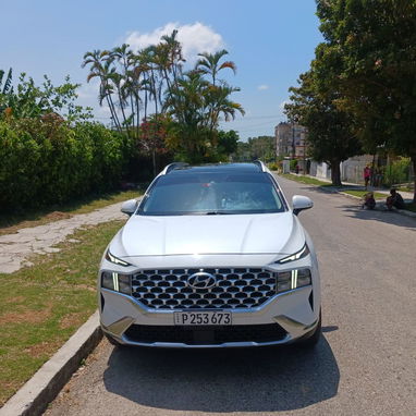 Vendo o negocio yhunday santa fe del 2022 full equipado - Img 93660724