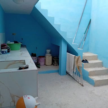 🏡 SE VENDE CASA INDEPENDENDIENTE JUNTO A UN AUTO MODERNO, excelente zona en SANTO SUÁREZ - Img 120928984