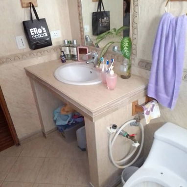 Ocasión única apto de 4 cuartos en el Vedado con valla de garaje para 2 autos y semivista al mar!! Sólo por 70.000 USD! - Img 88074482