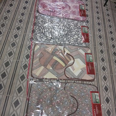 SET DE 3 ALFOMBRAS PARA BAÑOS, ENTREGA DE FACTURA, VARIEDAD DE ÚTILES DEL HOGAR, ETC - Img 117291988