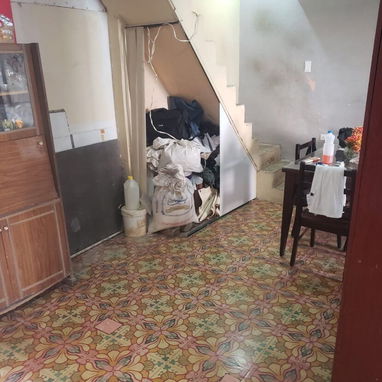 Se vende casa a una cuadra de la calzada de 10 de octubre - Img 121989499