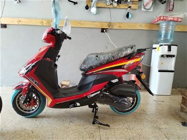 Se vende scooter/moto de gasolina AVA 150cc 4 tiempos nueva - Img 66581993