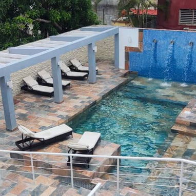 🏤⚡️Casa de renta lineal con piscina en La Habana (municipio 10 de octubre) (7 habitaciones) - 4/10
